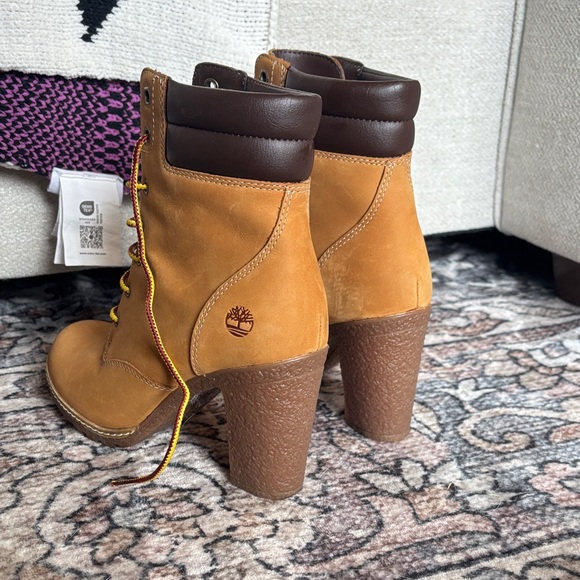 Timberland Women's Brown Lace-Up Boots - Picture 2 of 7